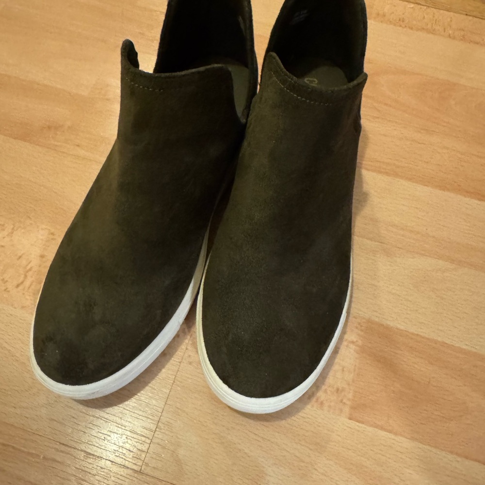 Women’s Suede Slip-On Shoes